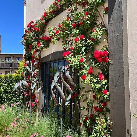 Hotel Of The Governors 4*